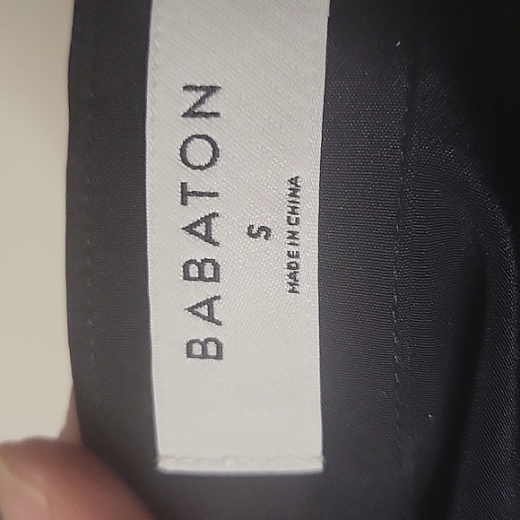 Babaton(Aritzia)100% Silk blouse size small - Picture 4 of 8